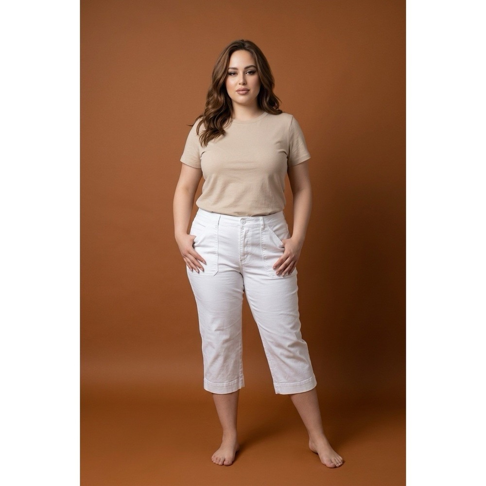 Chico's Women's White Wide Leg Crop Jeans Stretch Size XXL / 4R High Rise